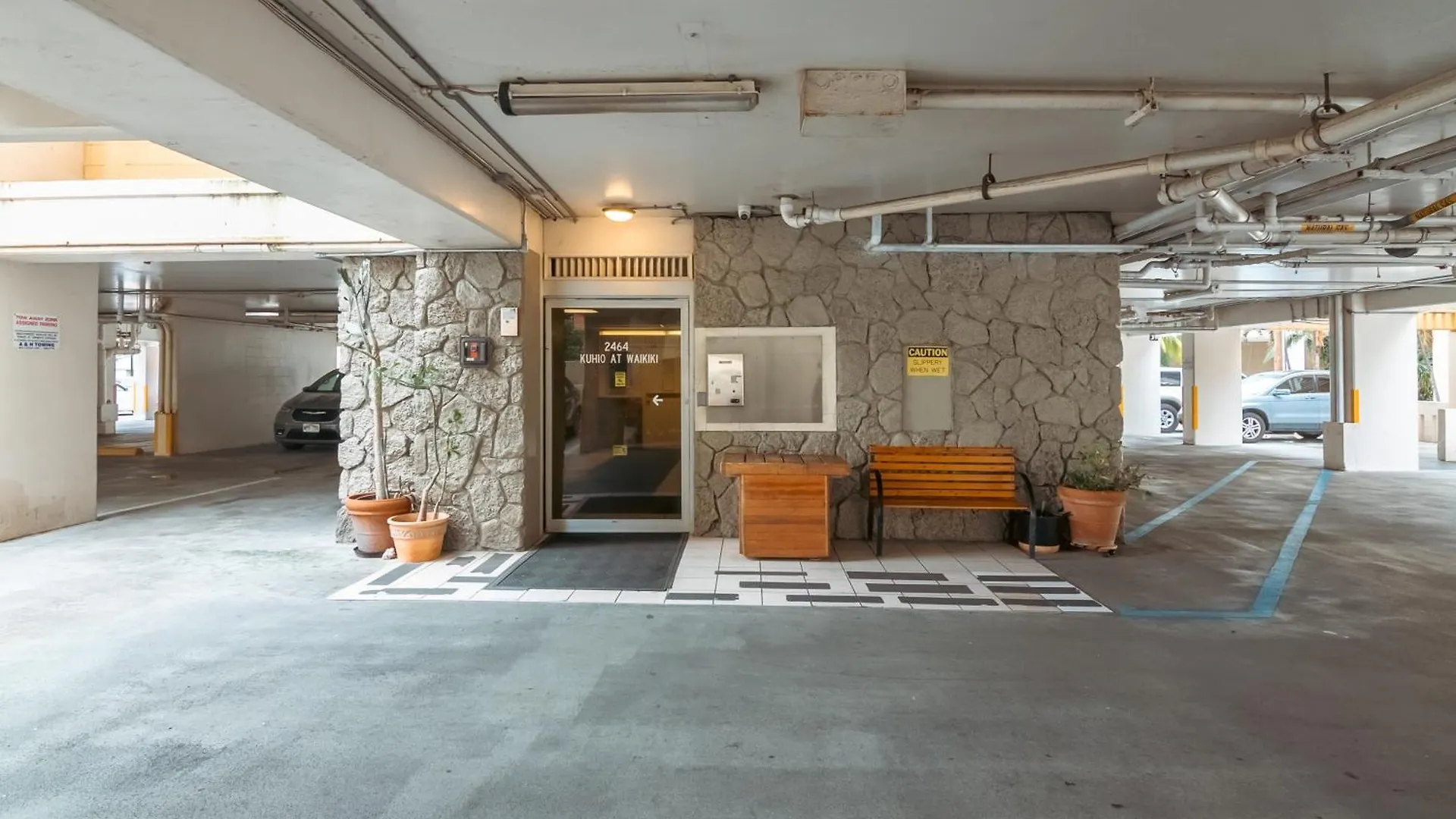 Kuhio At Waikiki 2Br And 2Ba Condo Near Beach With Parking Honolulu 0*,  Estados Unidos