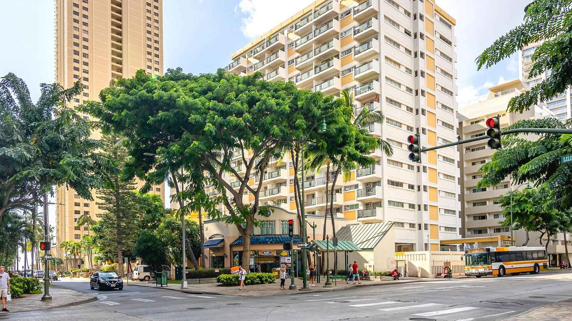 Kuhio At Waikiki 2Br And 2Ba Condo Near Beach With Parking Honolulu 0*,  Estados Unidos