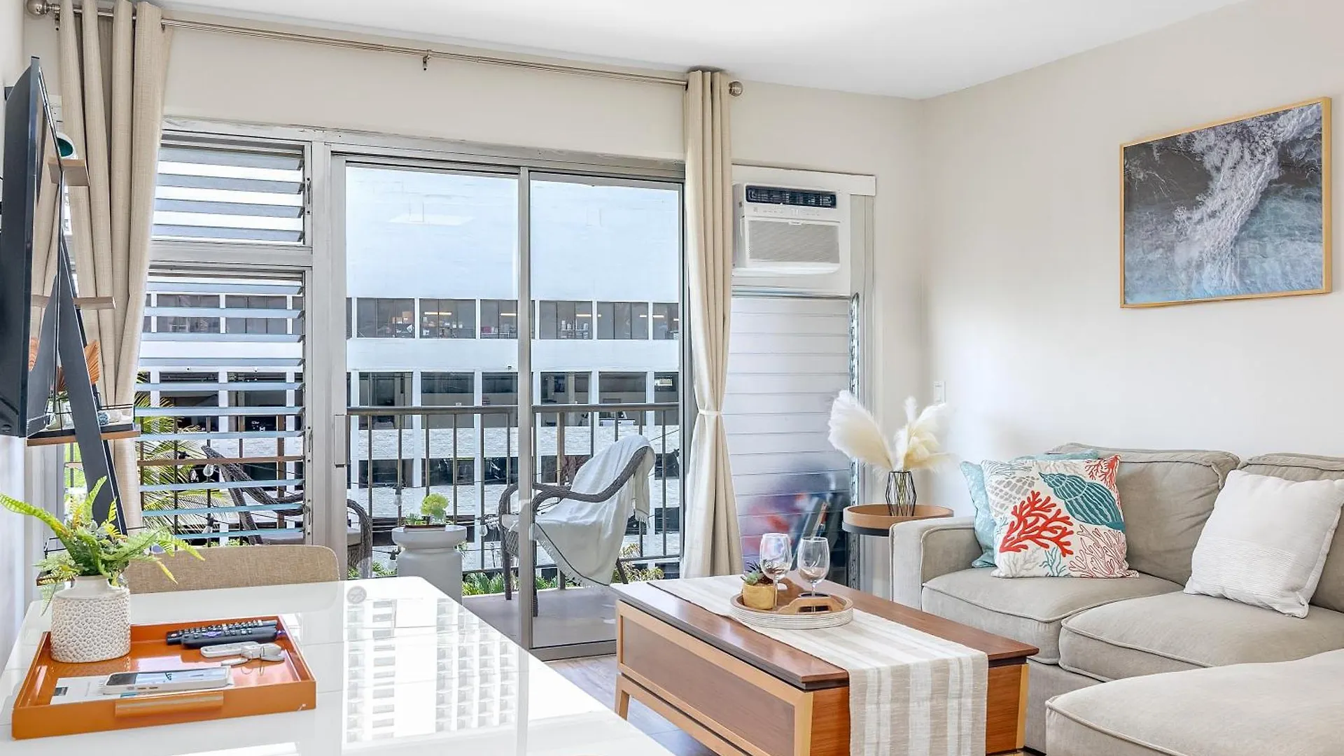 Kuhio At Waikiki 2Br And 2Ba Condo Near Beach With Parking Honolulu