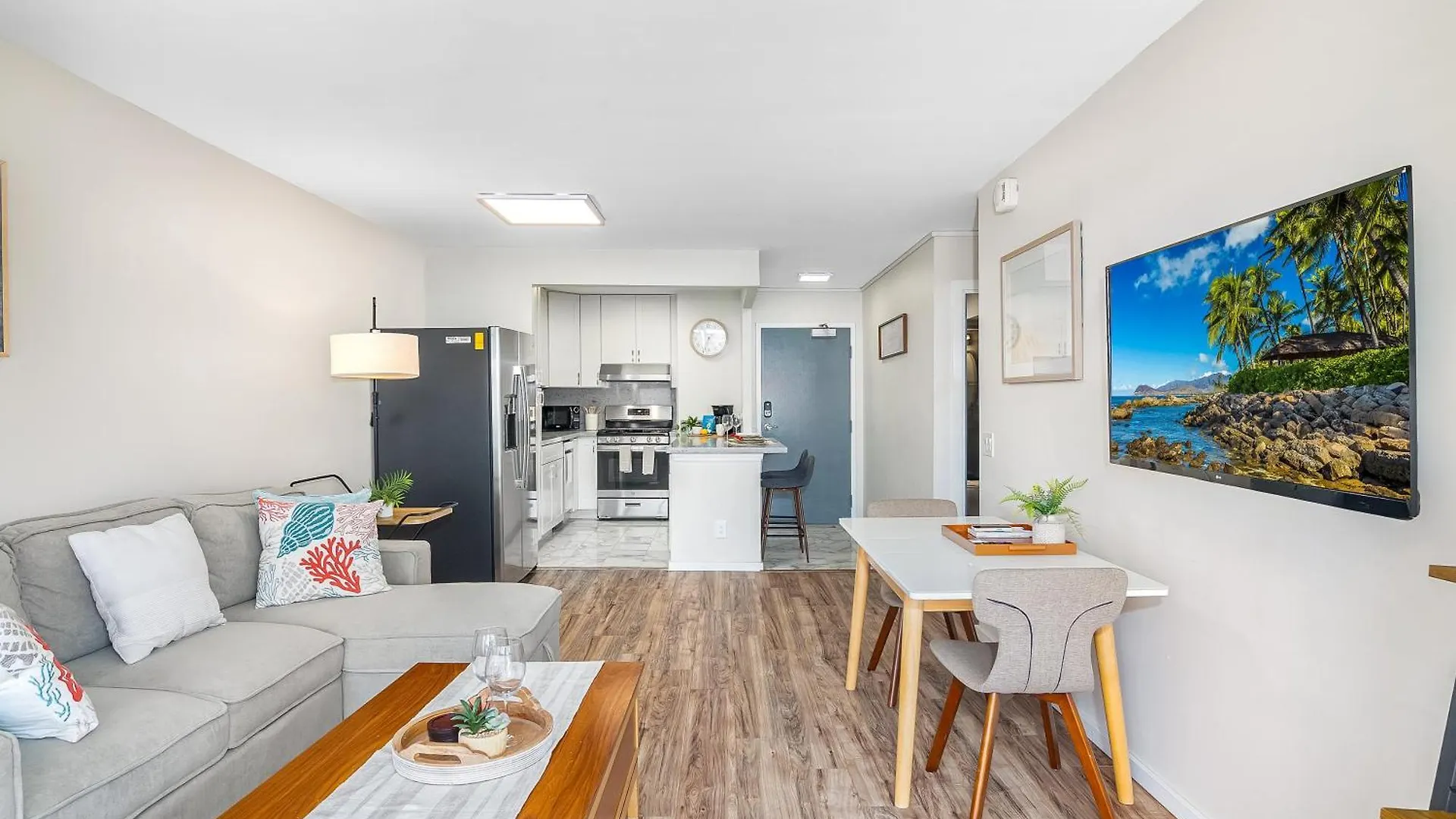 Kuhio At Waikiki 2Br And 2Ba Condo Near Beach With Parking Honolulu