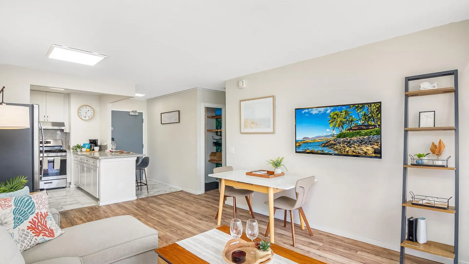 Kuhio At Waikiki 2Br And 2Ba Condo Near Beach With Parking Honolulu 0*,